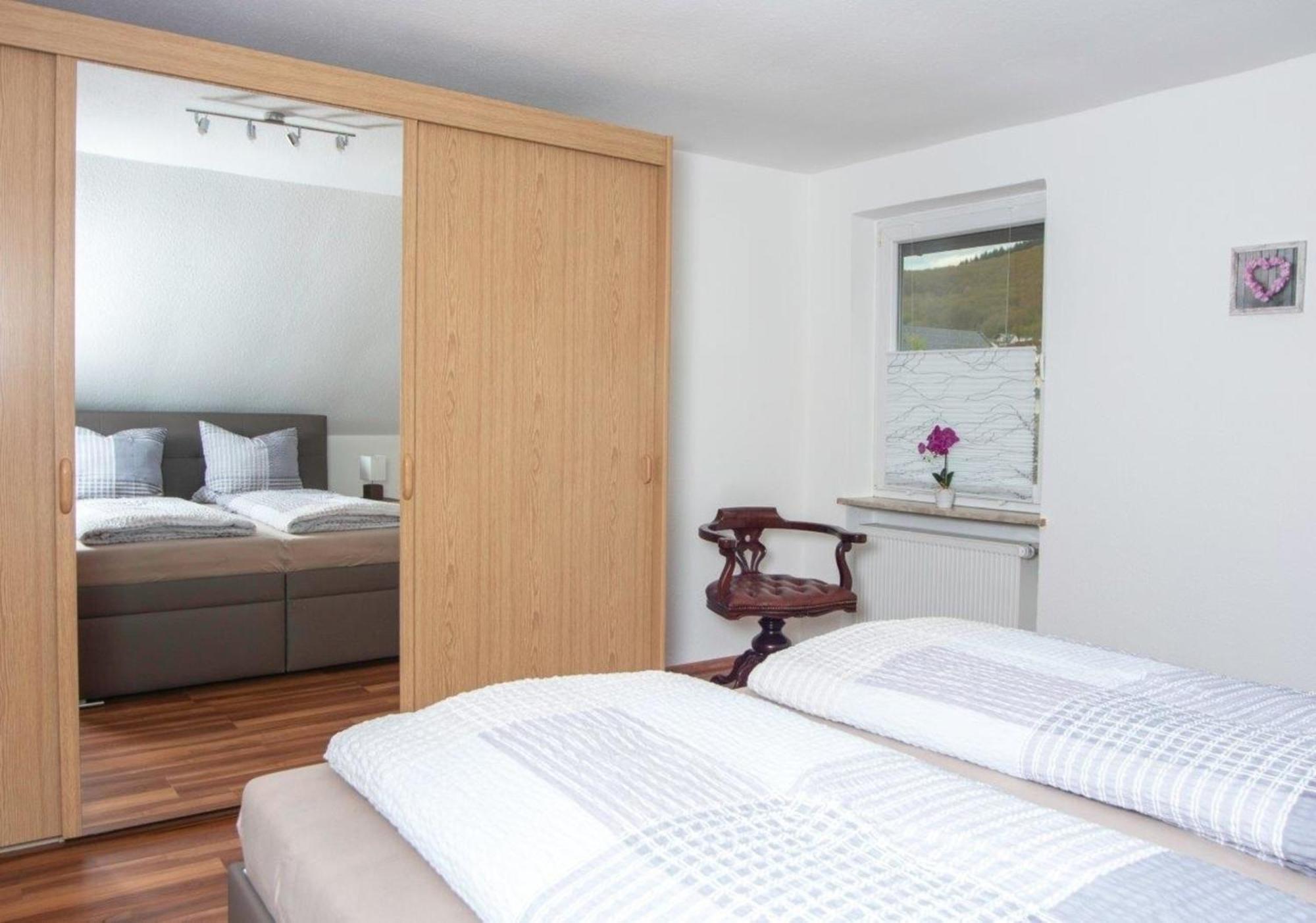 Irsch Ferienwohnung Grauschiefer מראה חיצוני תמונה